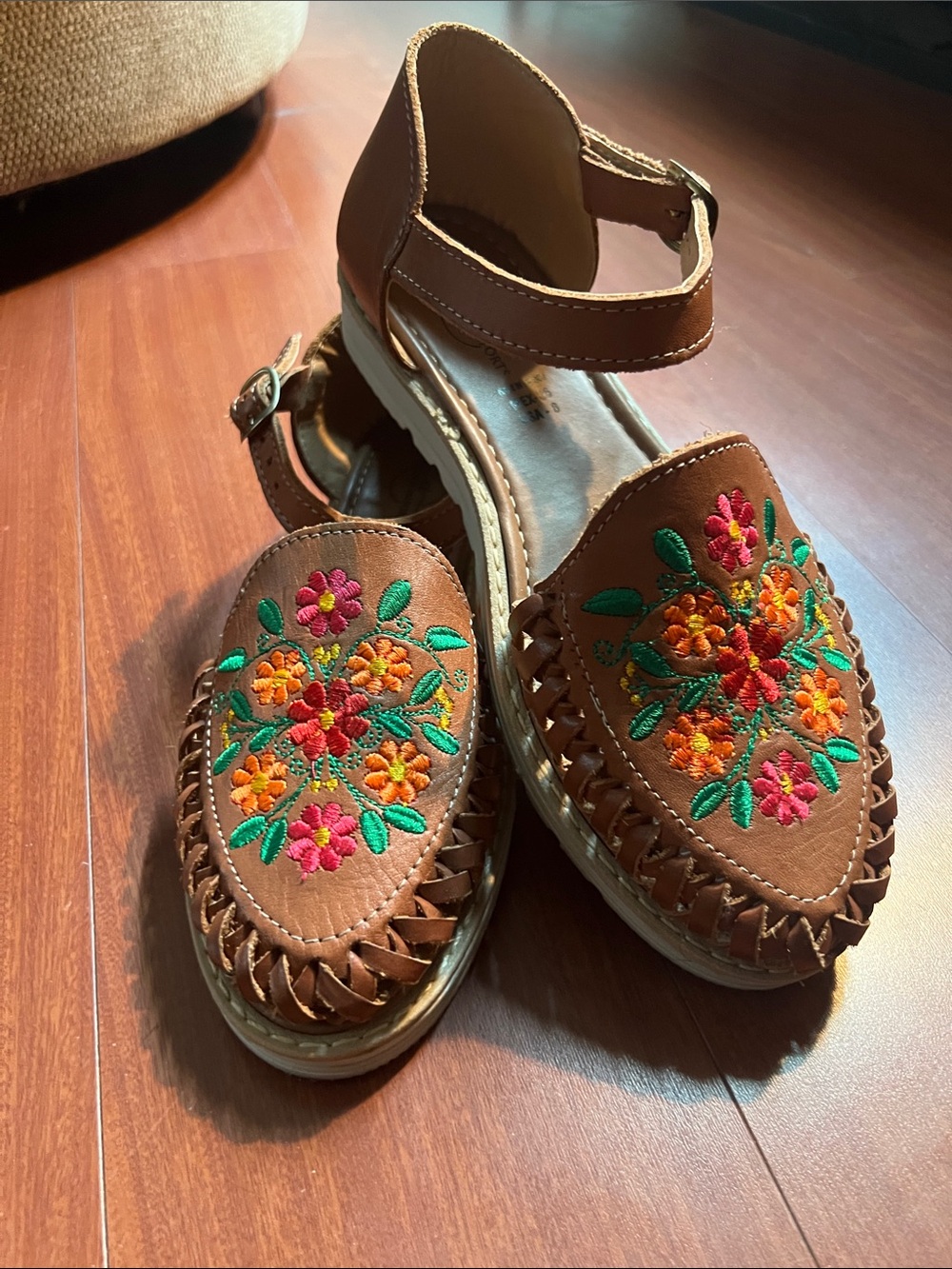 Artisan Brown Floral Embroidered Women’s Ankle-Strap Flats size 8
